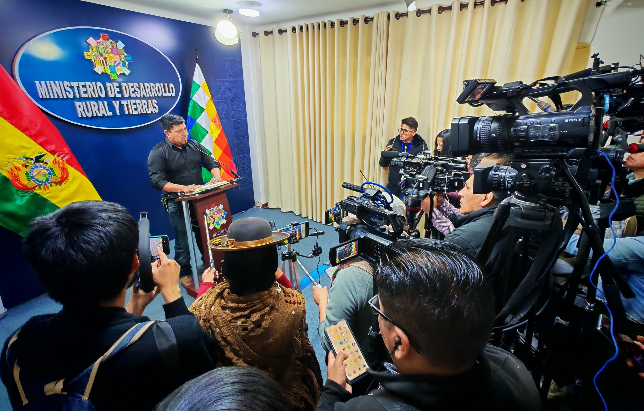 𝐆𝐎𝐁𝐈𝐄𝐑𝐍𝐎 𝐆𝐀𝐑𝐀𝐍𝐓𝐈𝐙𝐀 𝐀𝐋𝐈𝐌𝐄𝐍𝐓𝐎 𝐒𝐔𝐅𝐈𝐂𝐈𝐄𝐍𝐓𝐄 𝐏𝐀𝐑𝐀 𝐄𝐋 𝐏𝐔𝐄𝐁𝐋𝐎 𝐆𝐑𝐀𝐂𝐈𝐀𝐒 𝐀 𝐋𝐀 𝐏𝐑𝐎𝐃𝐔𝐂𝐂𝐈𝐎́𝐍 𝐀𝐆𝐑𝐈́𝐂𝐎𝐋𝐀 𝐃𝐄 𝐄𝐒𝐓𝐄 𝐀Ñ𝐎